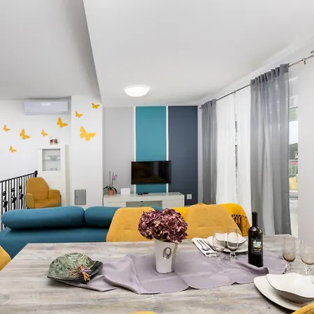 Butterfly Apartment